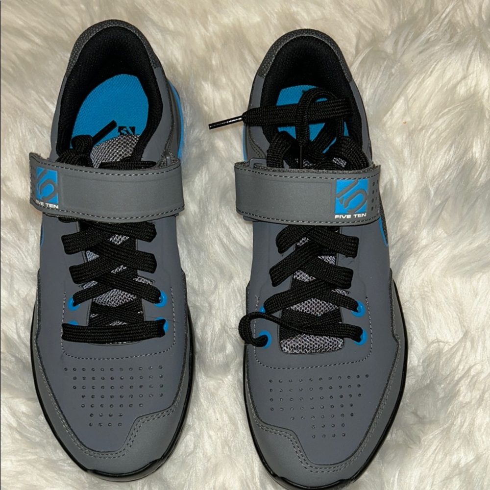 ADIDAS FIVE TEN WOMEN’S KESTREL LACE MOUNTAIN BIKE SHOES - Picture 2 of 5